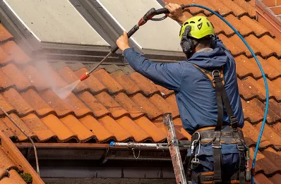 Démoussage et hydrofuge de toiture à Catus